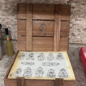 Bear ornaments Thomas Pacconi 2002 with wooden crate